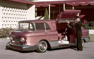 Before minivans existed GM built this futuristic fwd V8 concept with gullwing doors