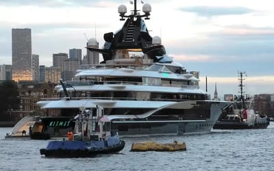 $360 million superyacht spotted on the River Thames is so big it dwarfs an entire football field