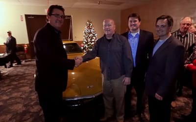 employee-wcco-belting-surprised-1972-corvette