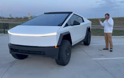 One year after buying a Tesla Cybertruck this guy said there's things to love and hate