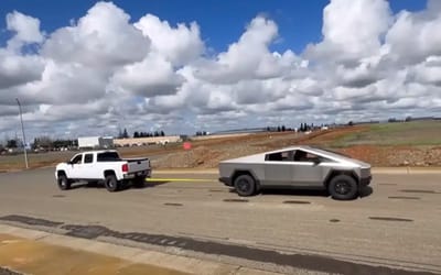 california-tesla-cybertruck-chevy-silverado-tug-of-war