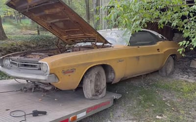 Car detailer shocked to strike gold with 1971 Dodge Challenger barn find