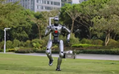 new-compact-engineai-humanoid-robot