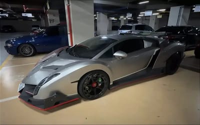 Man visited exclusive car collection in Taiwan and found an extremely convincing Lamborghini Veneno replica costing $100,000