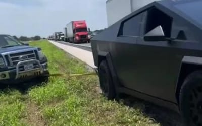 Cyberbeast extraordinarily rescues Ford F-150 out of ditch in Texas