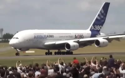 Colossal Airbus A380 shows off unexpectedly nimble maneuverability for its size