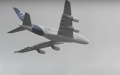 Airbus A380 turns so steep at Farnborough Airshow it looks like it’s about to fall