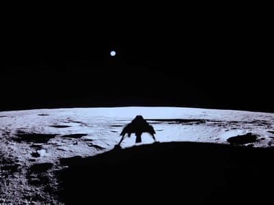 US company makes history by performing the first commercial moon landing