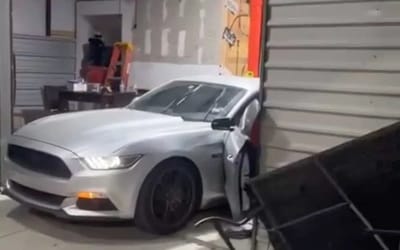 Watch as Ford Mustang owner takes his own door off in smash