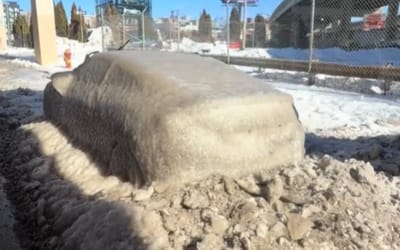 frozen-honda-civic-philadelphia-tourist-attraction-finally-towed