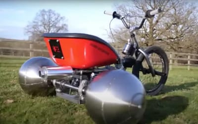 This guy builds a drift trike for grass and it looks epic