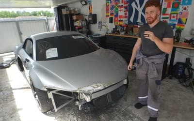 Man buys wrecked Audi R8 for very cheap price and rebuilds it in just 24 hours