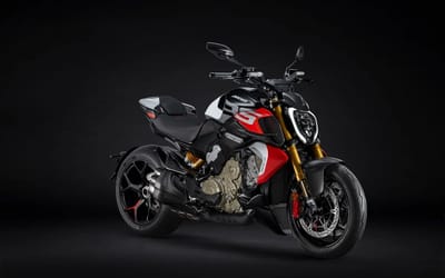 2026-diavel-v4-rs-ducatis-fastest-accelerating-motorcycle