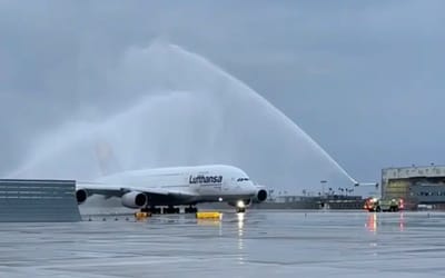 People watching were terrified as retiring Airbus A380 pilot performed controversial stunt with passengers onboard