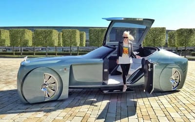 Supercar Blondie traveled three hours to see the Rolls-Royce from the year 2035 and wasn't disappointed
