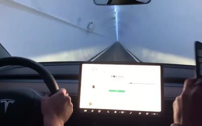 Man shows what it’s like skipping LA traffic in Tesla Model 3 at 116mph in The Boring Company tunnel