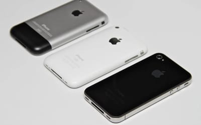 Texas Woman paid $800 for place in queue to buy $100k of original iPhones before realizing mistake