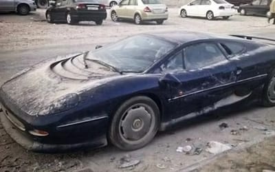 A Jaguar XJ220, one of the rarest supercars in the world, was found left to rot in Qatari desert with only 900km on the clock