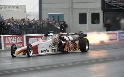 Dragster seems to vanish into thin air as it accelerates to 300mph