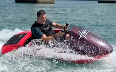 We checked out a $20,000 mini-electric jet boat and it didn’t disappoint one bit