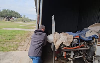 florida-man-finds-abandoned-airplane-piper-comanche-180