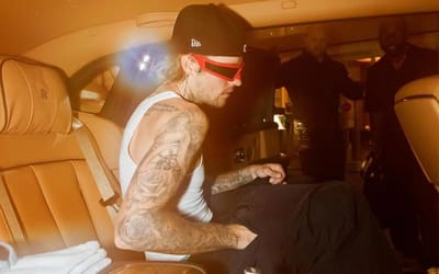 Justin Bieber arrived in a convoy of Range Rovers for $10M wedding gig