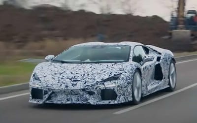 Lamborghini Aventador successor dashes to avoid the camera