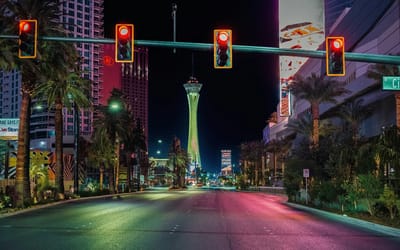 Las Vegas uses dots instead of lines to mark out its lanes and this is why