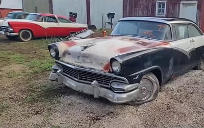 Man pulls out Illinois farmer’s unbelievable collection of vintage cars locked away for decades