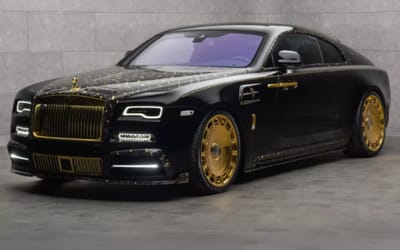 Mansory's new Rolls-Royce Wraith looks like a billionaire spilled gold on it