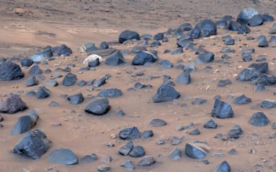 NASA shares clearest view of Mars landscape ever – and the color of the rocks might surprise you