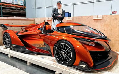 Supercar Blondie unboxes $4M McLaren in secret warehouse but unusual feature makes it difficult to enter