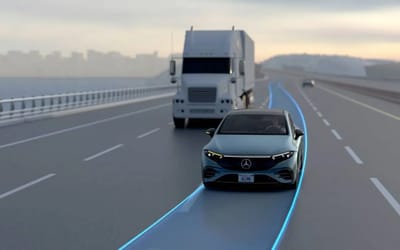 The Mercedes S580 is so smart, it knows which lane you're going to next