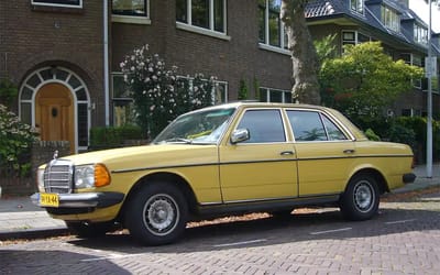 Mercedes-Benz 240D cab in service since 1988 has traveled 4.35 million miles