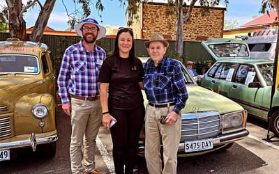 Mechanic fixed 94-year-old’s Mercedes for free then drove 800 miles to reunite him with the car