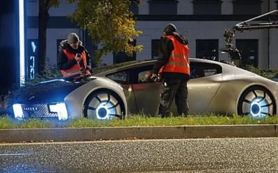 mythical-car-spotted-prague-reddit-users-stumped