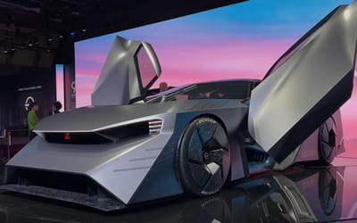 Nissan’s incredibly futuristic concept has people calling it the new Batmobile