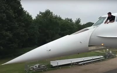 Guys test Concorde’s legendary droop nose and visor to see if the supersonic jet’s engineering still holds up