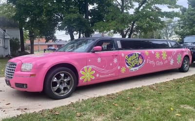Forget the sleigh because this pink Chrysler 300 limo Marketplace find is the only way to travel this season