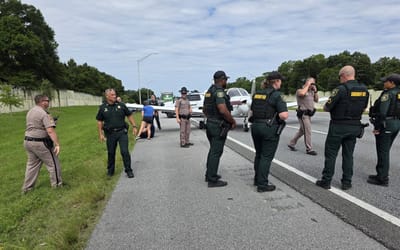 flight-instructor-lands-plane-on-busy-florida-highway-after-engine-failure