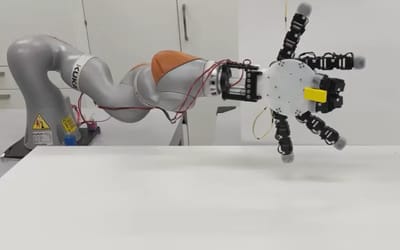 Scary robotic hand detaches from its arm and starts grabbing objects on its own