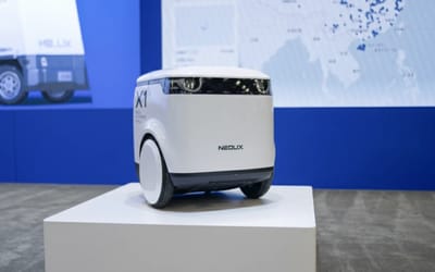 RoboVan X1 robot car brings sidewalk deliveries to offices and elevators