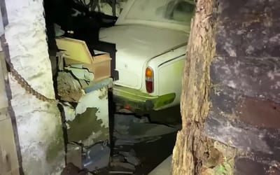 Urban explorer finds rare Rolls-Royce Silver Wraith while searching an abandoned property