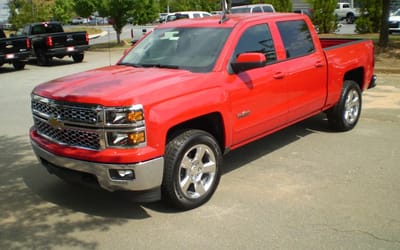 Mustang driver gets perfect revenge on noisy Silverado owner neighbor