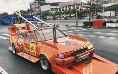 This 1988 Toyota Cresta just showed up at a Chinese car show with a fully functional coin-operated slot machine built directly into its taillight