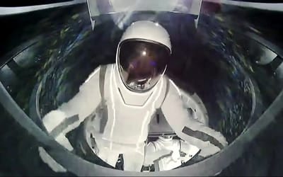 Breathtaking footage from SpaceX helmet cam shows history-making spacewalk