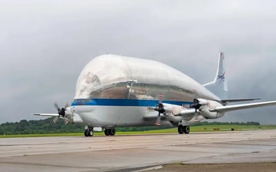 Footage of NASA's Super Guppy coming in to land makes you think your eyes are lying to you as it doesn't look real