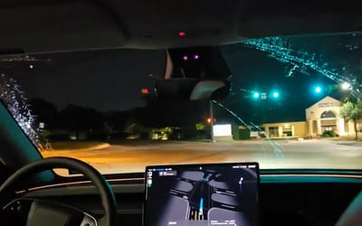 Tesla Robotaxi surprises LA drivers with bizarre windshield wiper trick