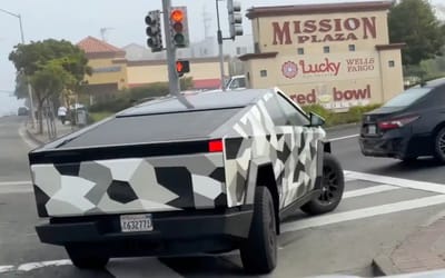 Video shows Cybertruck’s agility in a parking lot as it moves like a hatchback