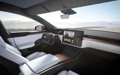 Tesla launches subscription service for navigation system 